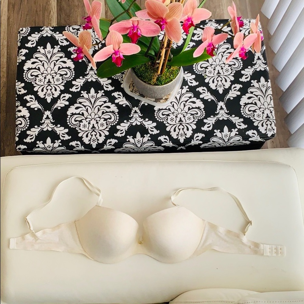 Victoria’s Secret padded demi 36D. NWOT!